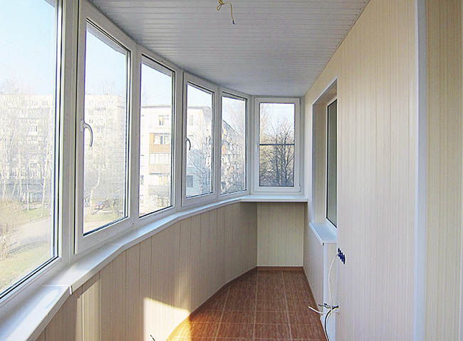 Замена холодного остекления на балконе на теплое Красногорск