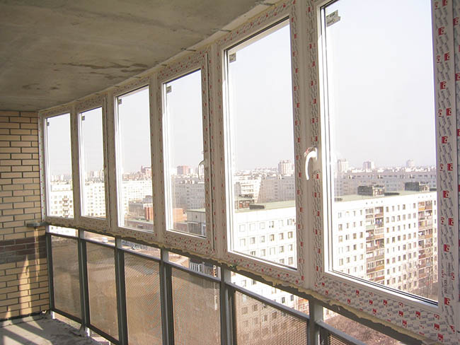 Недорогое остекление общего балкона Красногорск
