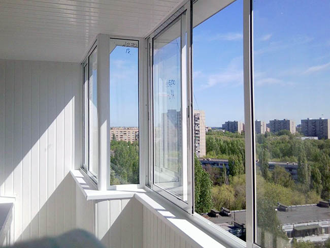Нестандартное остекление балконов косой формы и проблемных балконов Красногорск